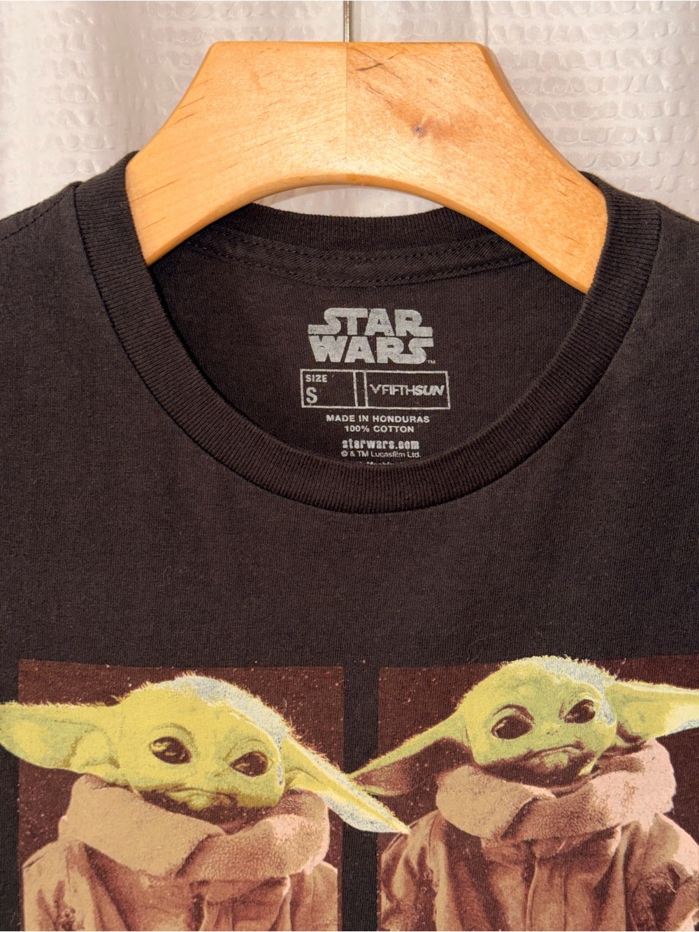 Star Wars The Mandalorian Grogu Baby Yoda Graphic T-Shirt Black Small Fifth Sun - Picture 2 of 4